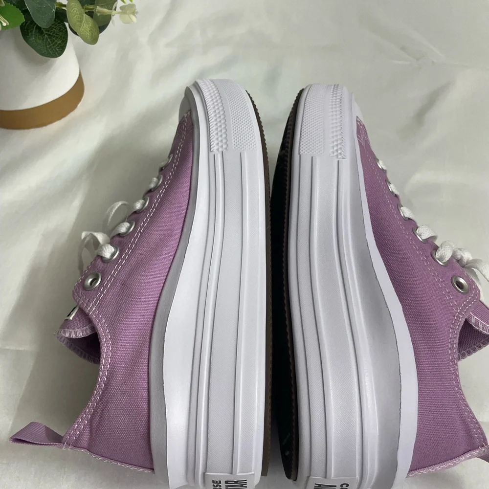 Converse ® Chuck Taylor All Star®  Move Ox - Canvas Big Girls Size US 5
